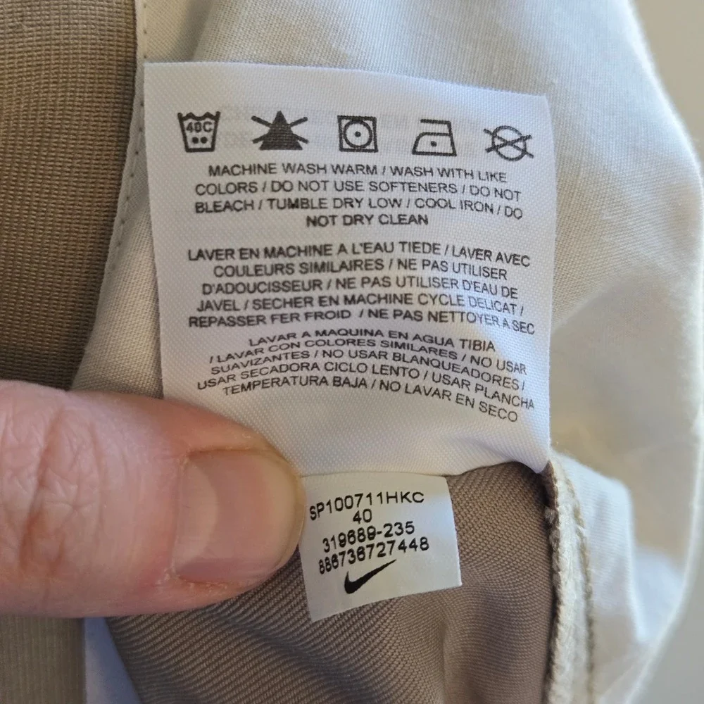 Nike Men's Beige Khaki Pleated Front Golf Shorts Sz. 40 in Inseam 9.5 in Dri Fit
